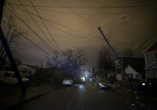 Estado do Tennessee, nos EUA, é devastado por tornados