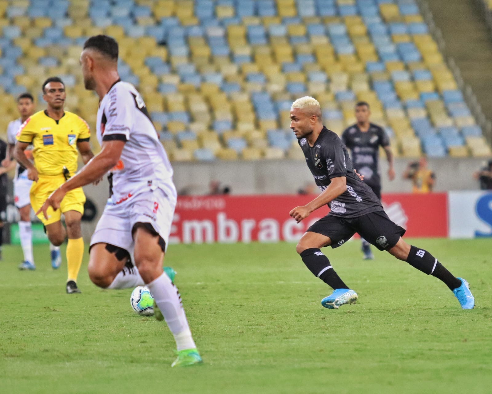 Cano marca, Vasco vence e elimina ABC na Copa do Brasil