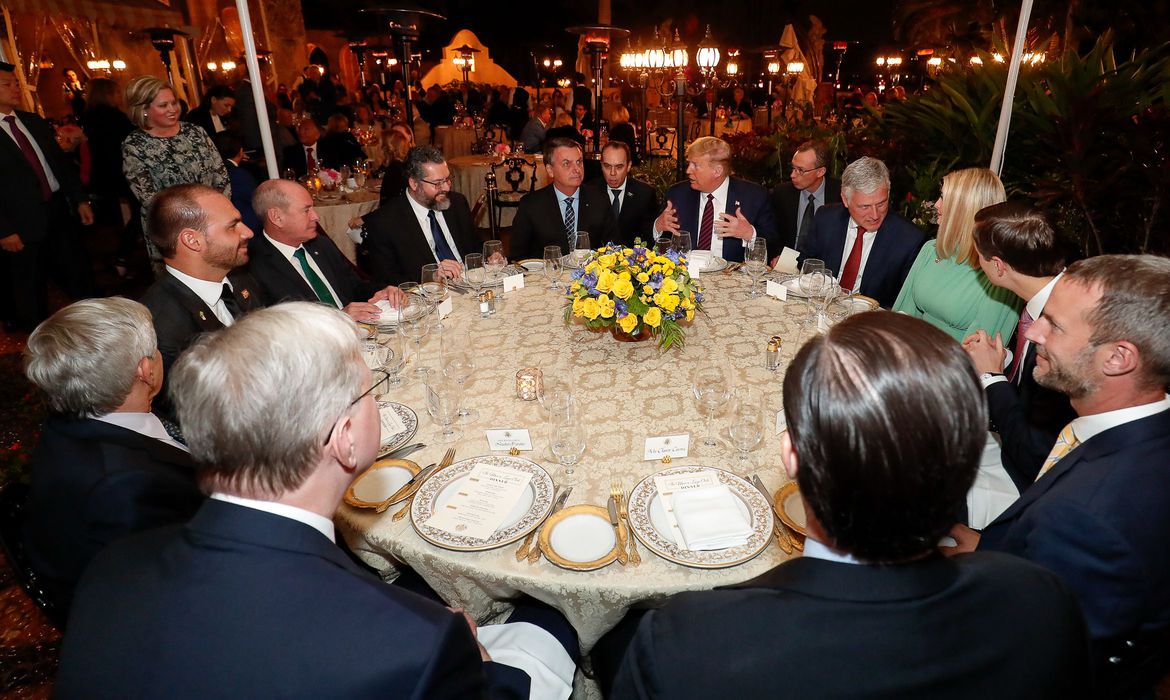 Bolsonaro e Trump conversam sobre pacote bilateral de comércio