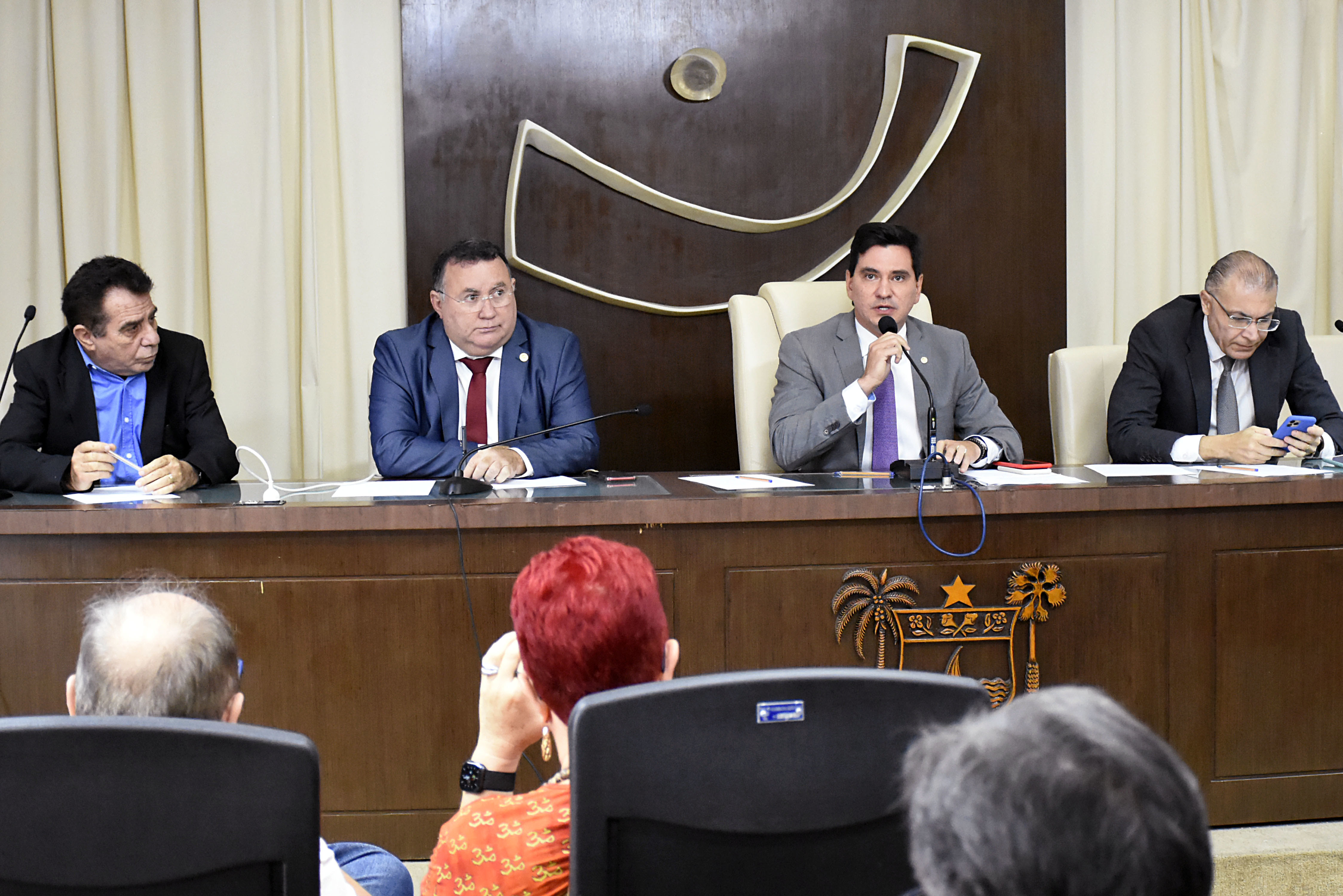 Instalada Comissão da PEC da previdência sem deputados da oposição