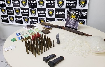 Polícia Civil apreende arma e munições de fuzil no Paço da Pátria