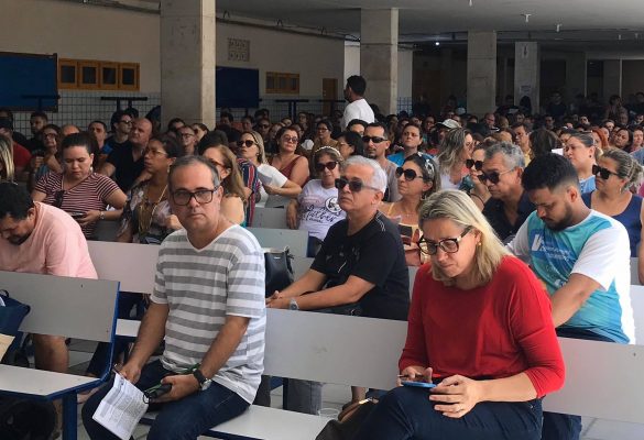 Em greve, professores promoverão ato na Governadoria cobrando reajuste salarial