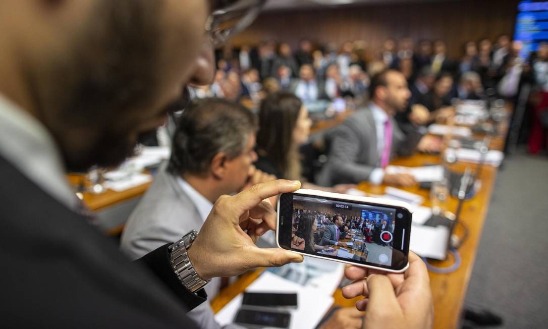 CPI identifica computador do Senado como provedor de página de fake news
