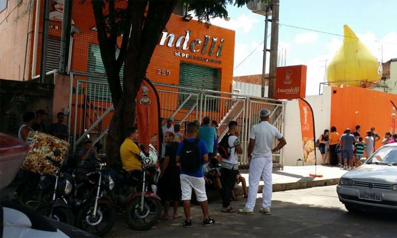 Empresário morre ao cair em moedor de carne de sua própria fábrica