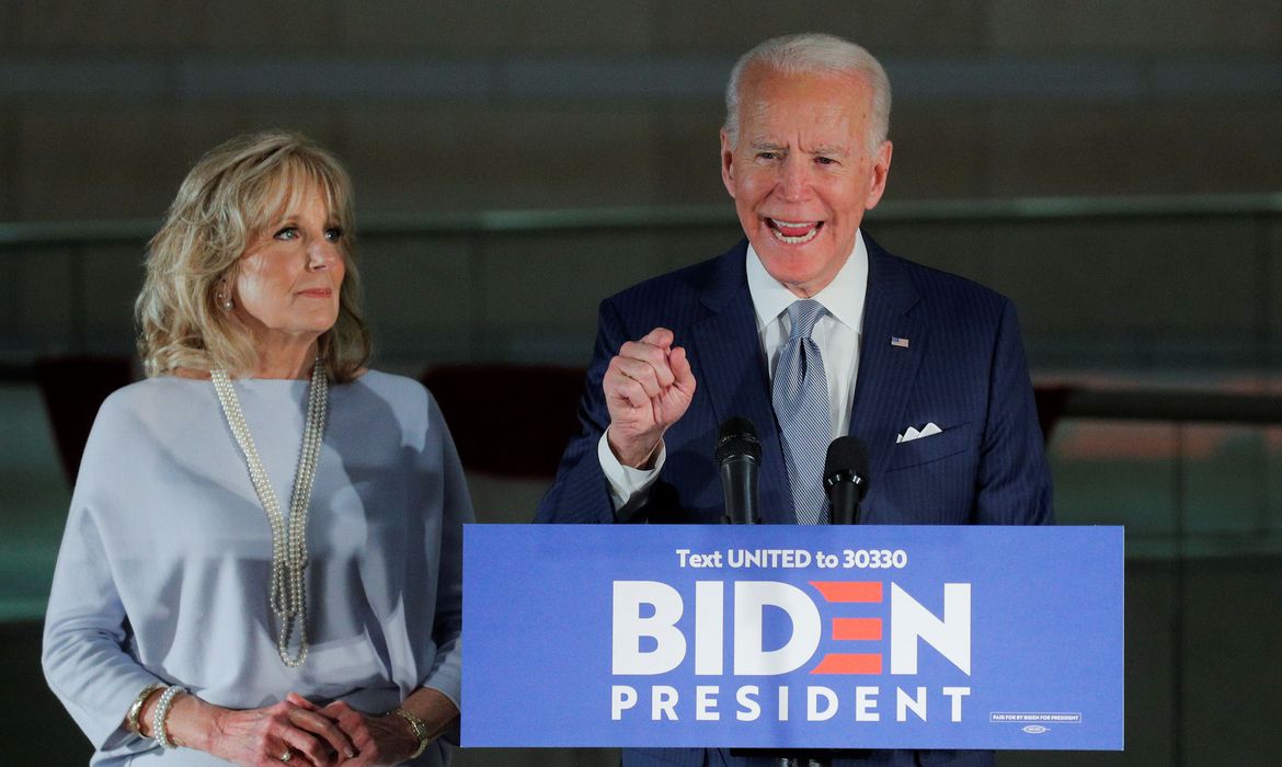 Joe Biden fica mais perto da nomeação após vitória em fase decisiva
