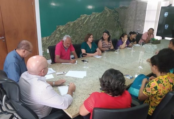 Após protesto de professores, Fátima faz proposta mas categoria mantém greve