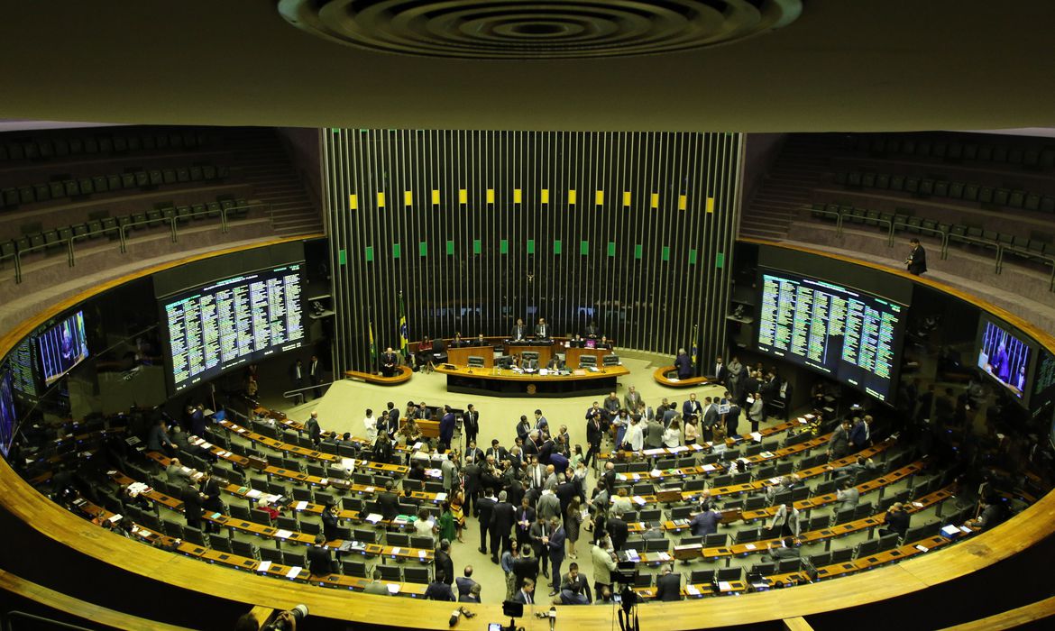 Congresso derruba veto de Bolsonaro e amplia alcance do BPC