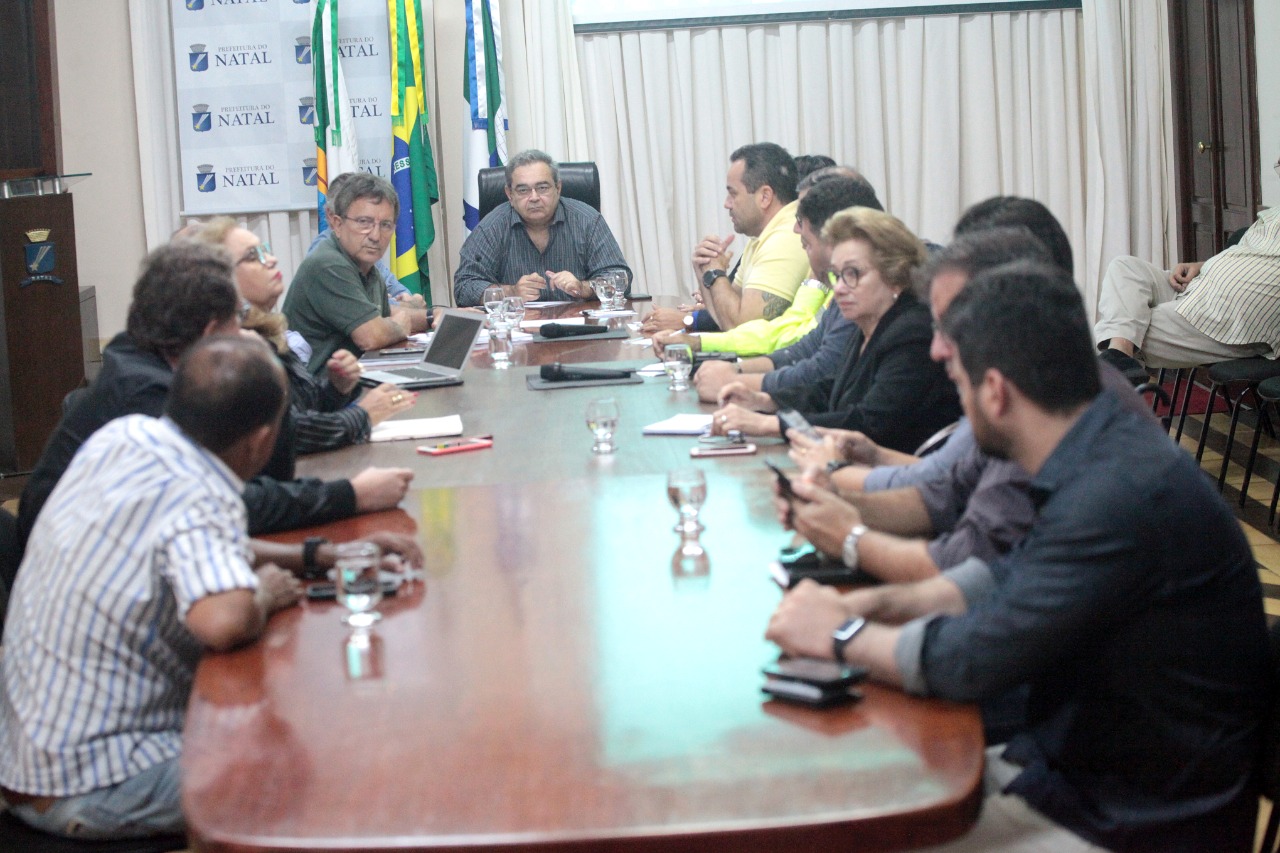 Chove 170 mm em Natal e prefeito decreta estado de emergência