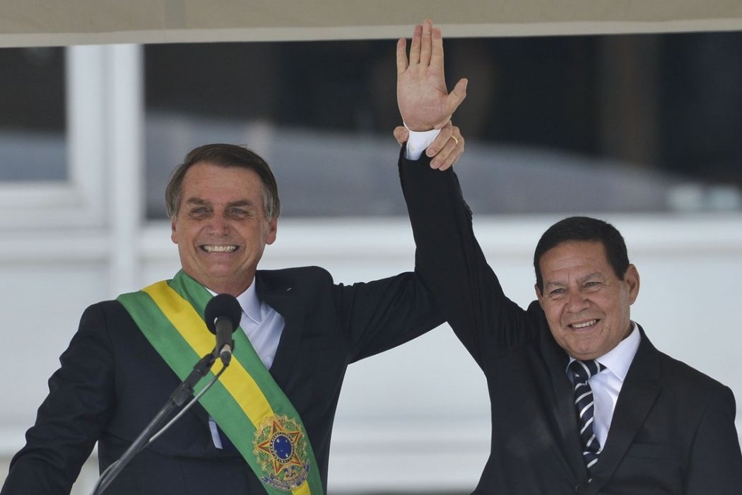 Mourão diz que Bolsonaro está em repouso, mas tem condições de governar