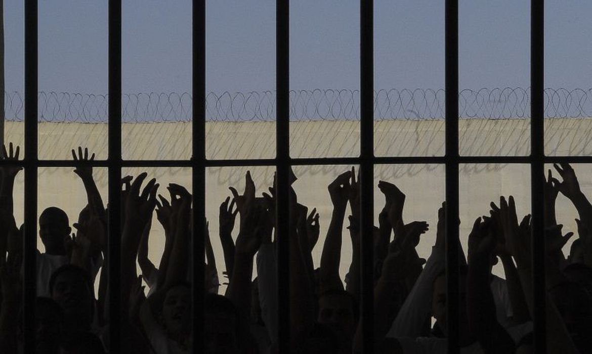 Pastoral carcerária quer criminosos livres para evitar coronavírus em presídios