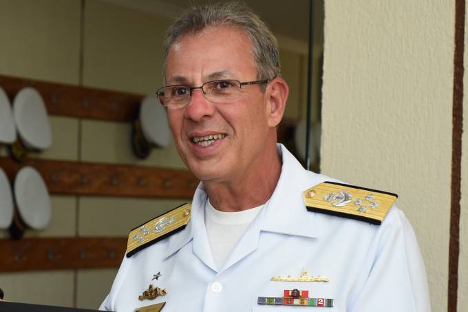 Mais um ministro de Bolsonaro é diagnosticado com coronavírus