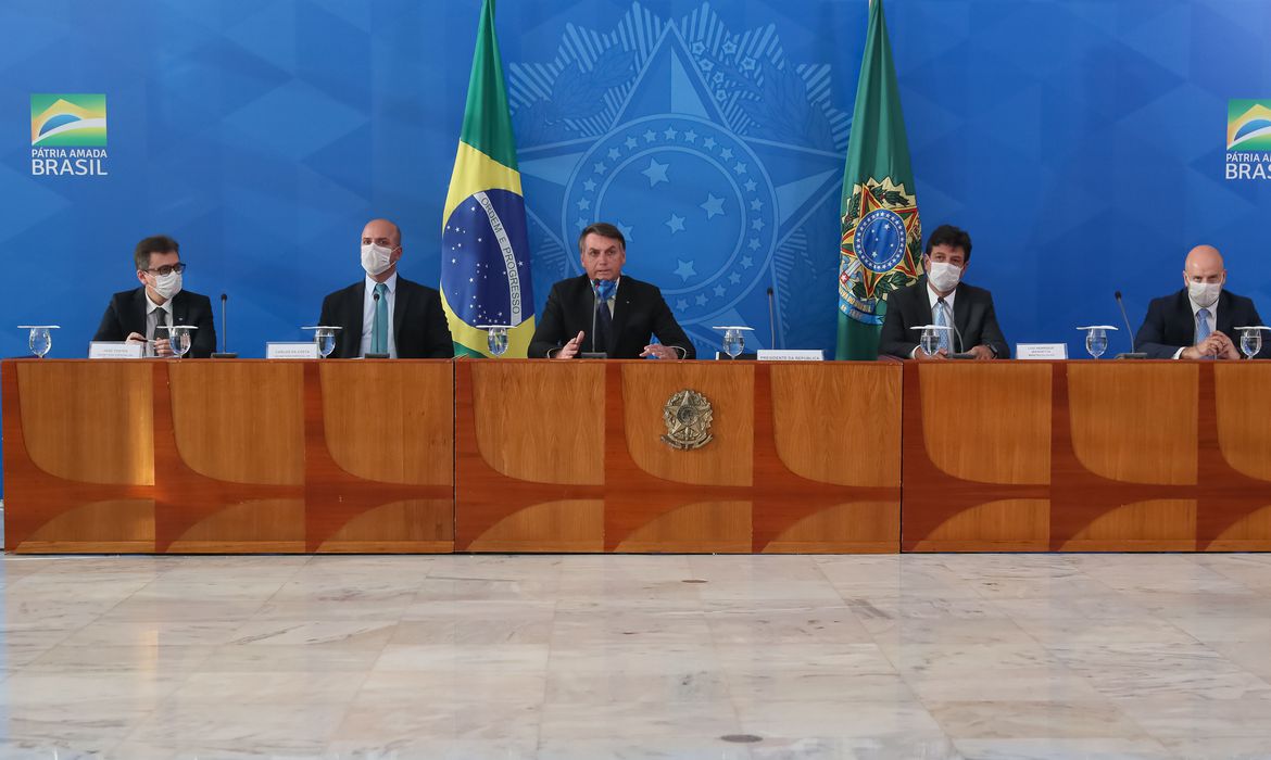 Decreto de estado de sítio ainda não está no radar, diz Bolsonaro
