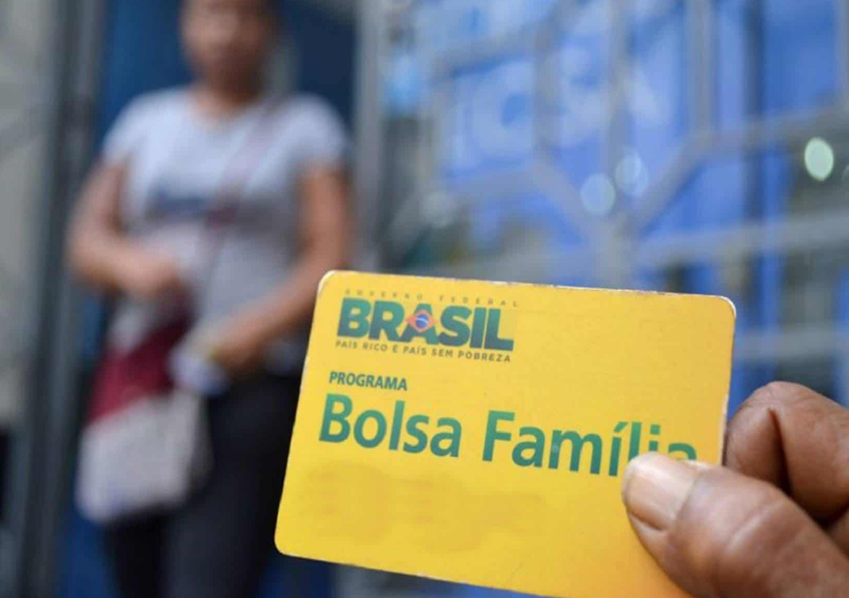 Bolsonaro anuncia inclusão de 1 milhão de pessoas no Bolsa Família