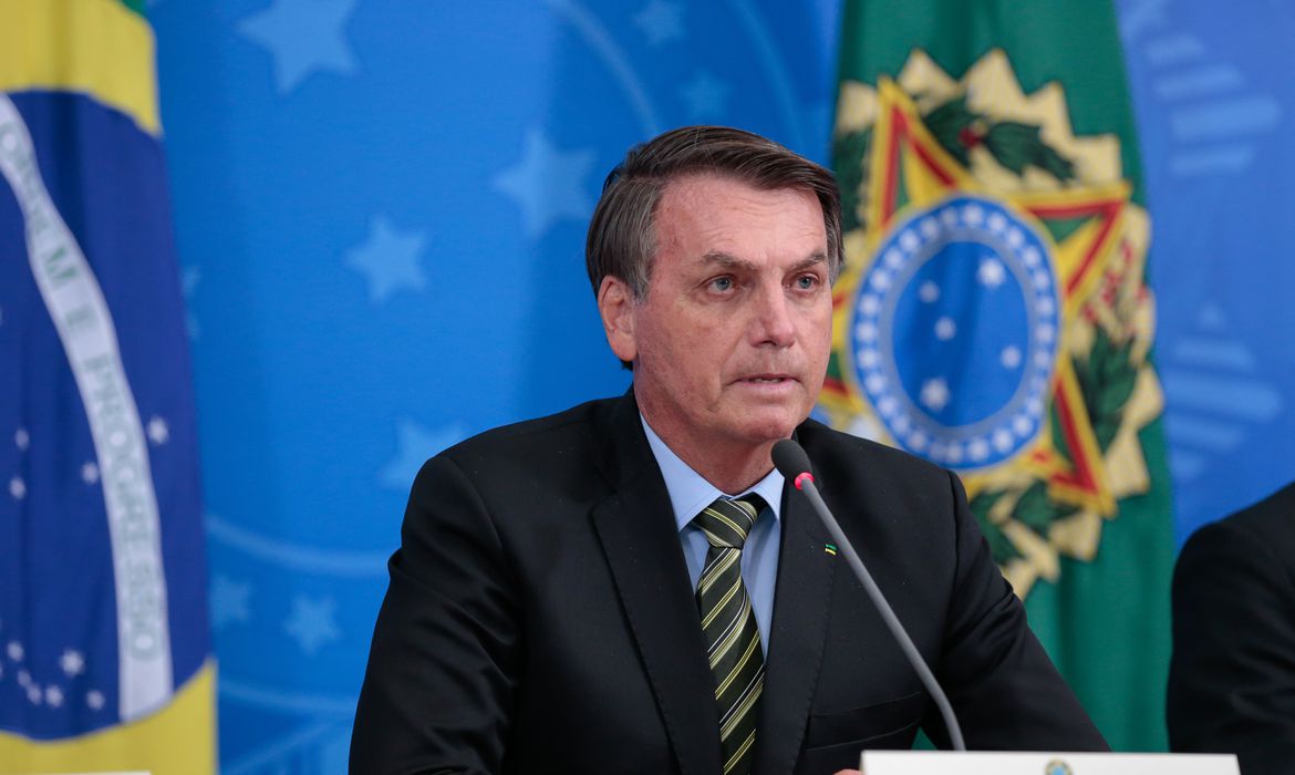 Bolsonaro anuncia R$ 40 bilhões para socorrer pequenas e médias empresas