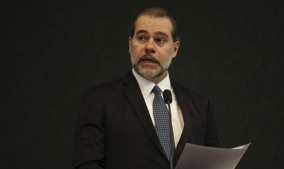 STF suspende pagamento de auxílio extra de 15% para juízes do Ceará