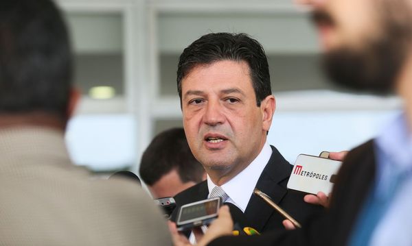 'Médico não abandona o paciente', diz Mandetta, questionado sobre deixar o cargo
