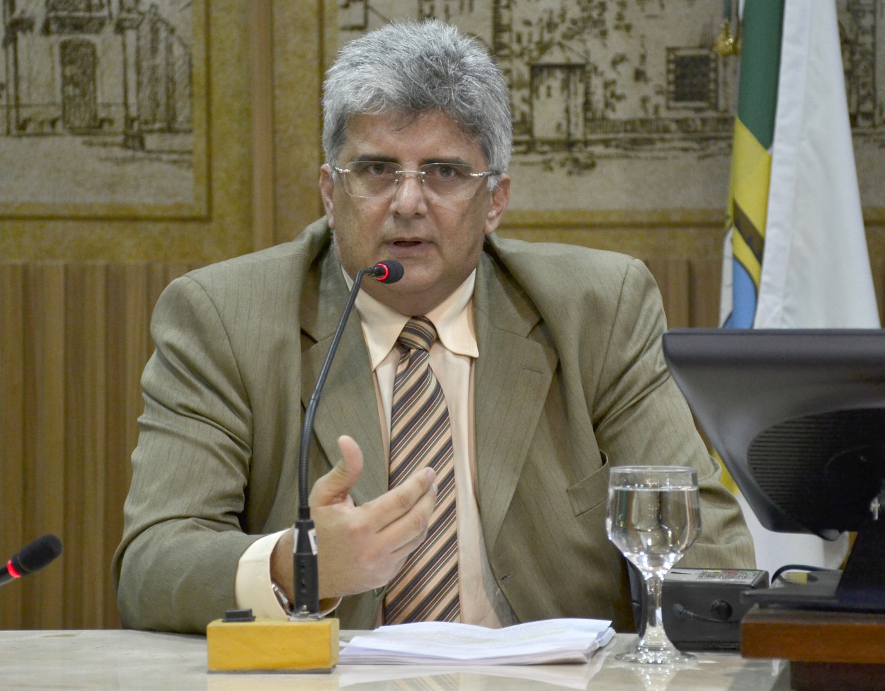 Ex-procurador Carlos Castim se filia ao PDT para disputar eleições em Natal