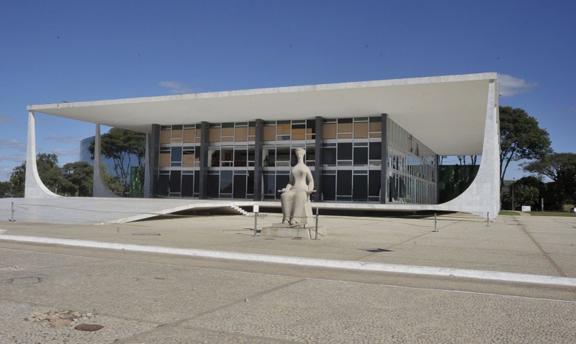 STF: Marco Aurélio arquiva notícia-crime contra Bolsonaro