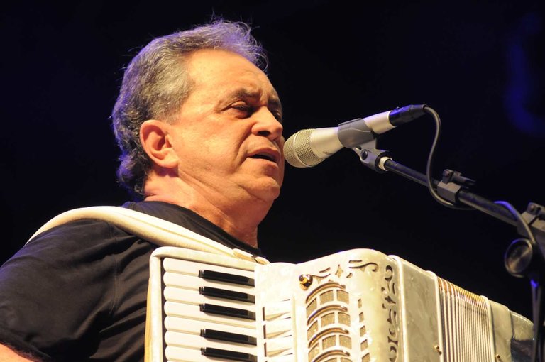 AO VIVO: Assista a live de Flávio José #FiqueemCasa