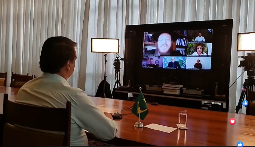 Bolsonaro: “Parece que está começando a ir embora a questão do vírus”
