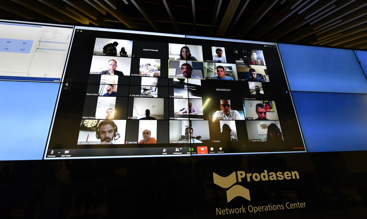 Votação do orçamento de guerra é adiada para quarta-feira no Senado