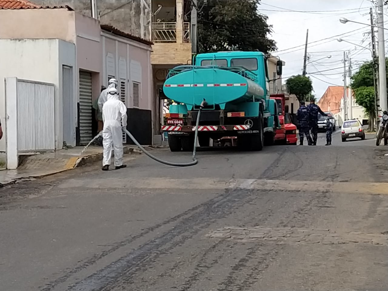 Covid-19: Prefeitura de município do Alto Oeste realiza desinfecção de ruas