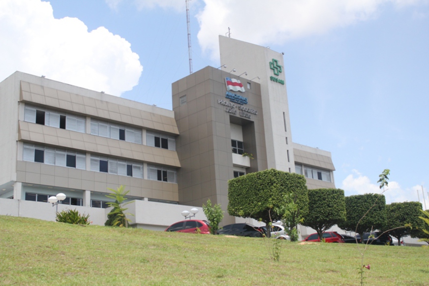 Vídeo mostra ala cheia de corpos ao lado de pacientes em hospital do AM; assista
