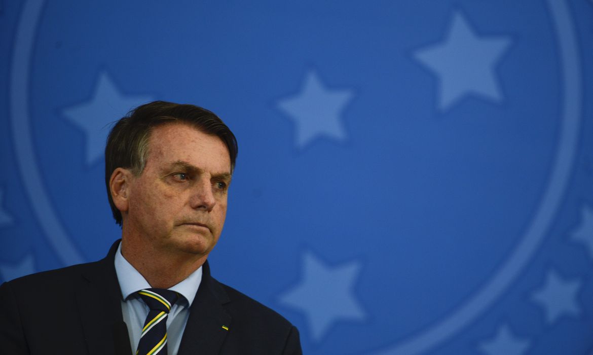 Após polêmica, Bolsonaro defende STF e Congresso: "Aqui é democracia"