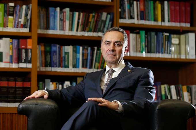 Presidente do TSE: "Tenho esperança que não precisaremos adiar eleições"
