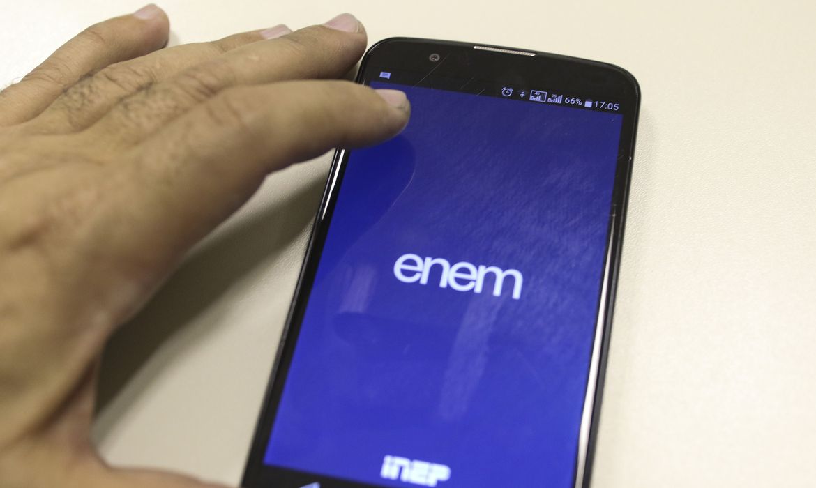 Inep formaliza adiamento do Enem digital