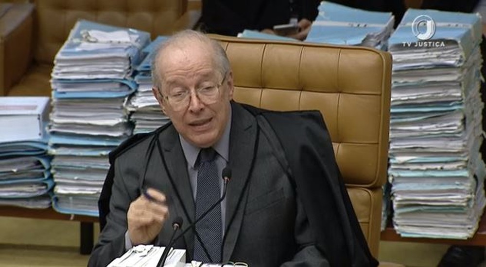 STF dá dez dias para Maia informar sobre pedido de impeachment de Bolsonaro