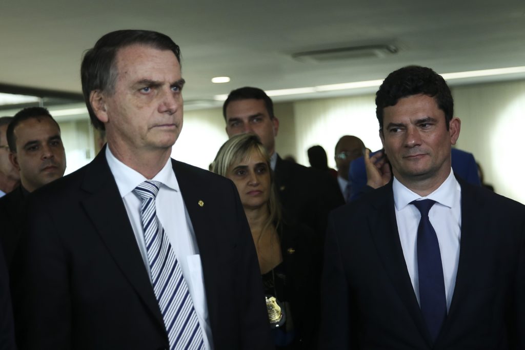 Bolsonaro diz que Moro condicionou troca na PF a vaga no Supremo