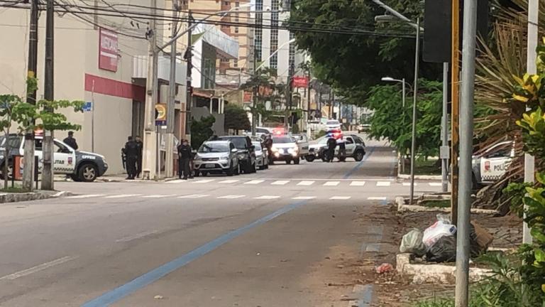 (VÍDEO) Assalto com reféns nas Lojas Americanas em Natal; bandidos se entregam