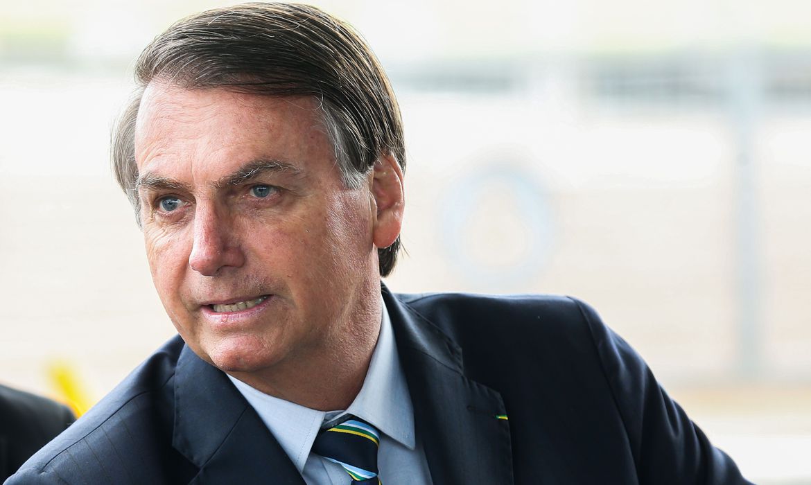 'E daí?', diz Bolsonaro sobre indicação de amigo de filho para comandar PF