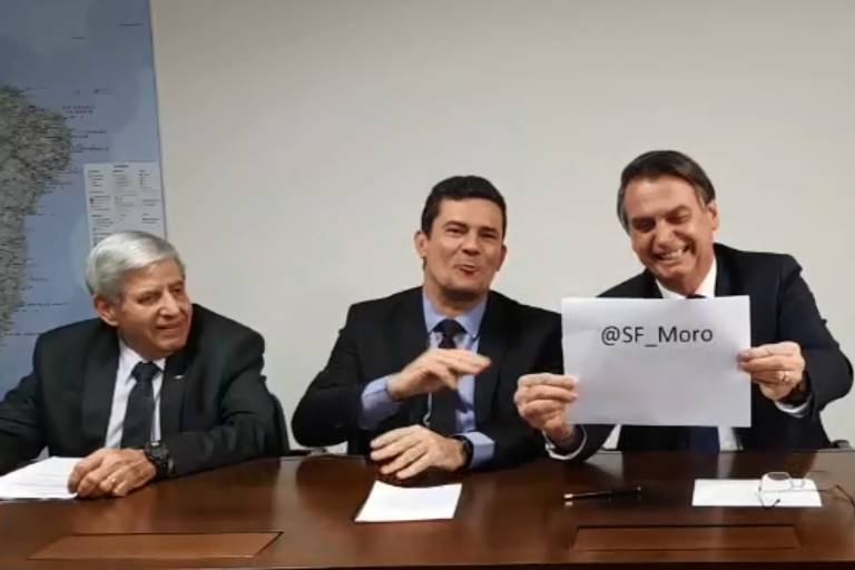 Moro dá unfollow em Bolsonaro