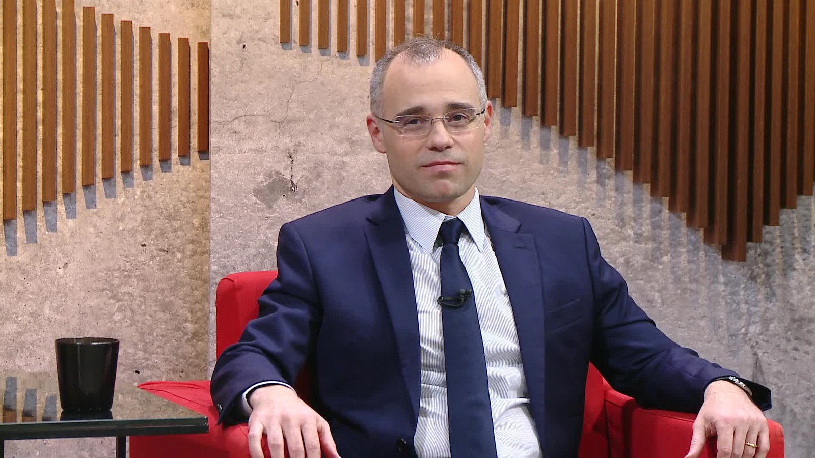 Surpresa: Bolsonaro anuncia substituto de Moro e novo comandante da PF; confira
