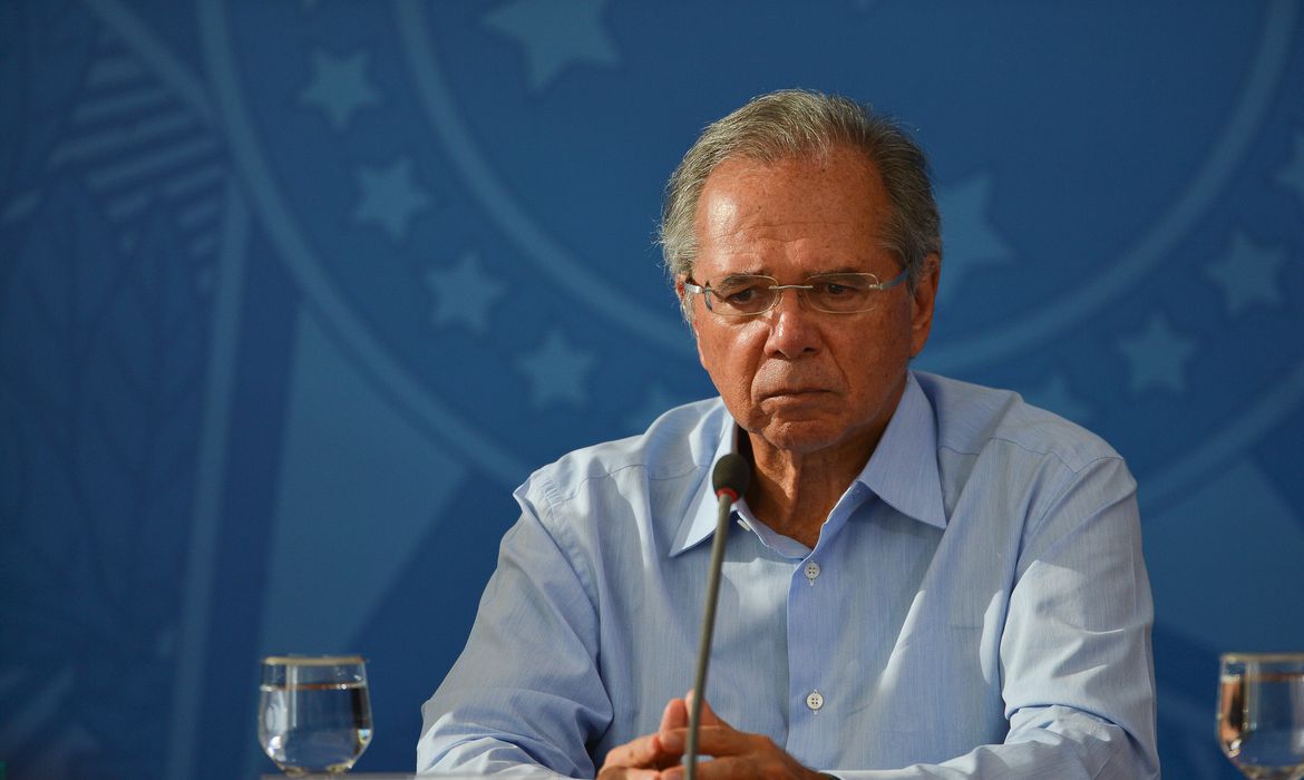 Guedes diz que economia brasileira não passa por choque externo