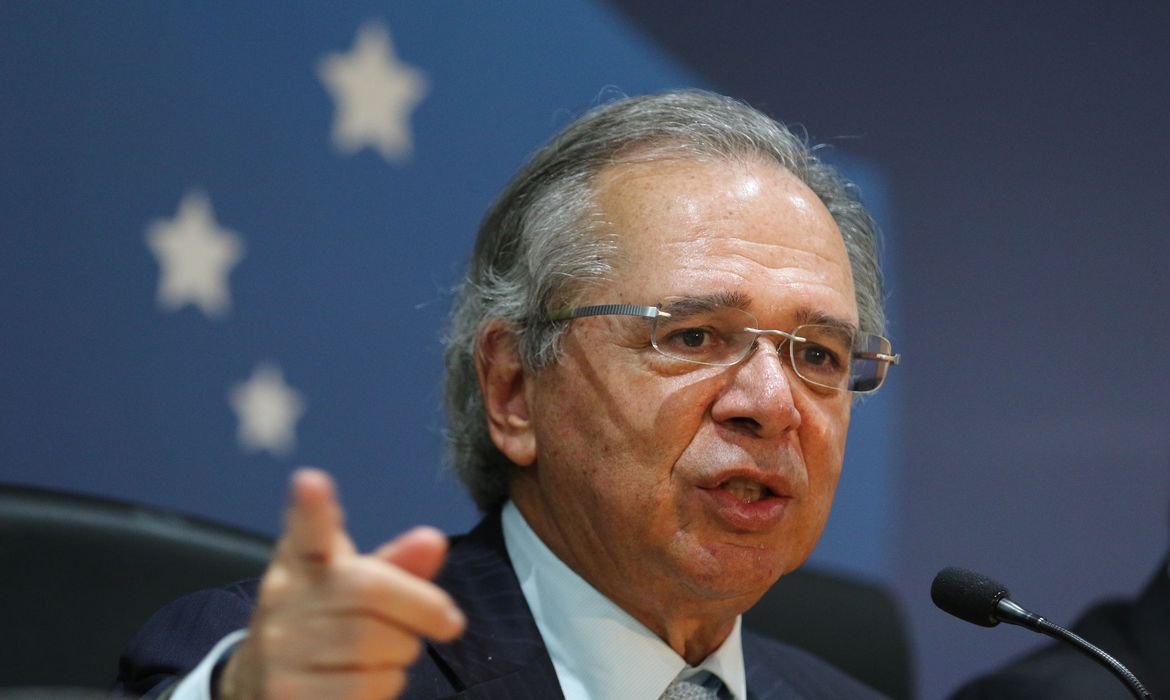 Guedes e Alcolumbre fecham em R$ 120 bi pacote de socorro a estados e municípios