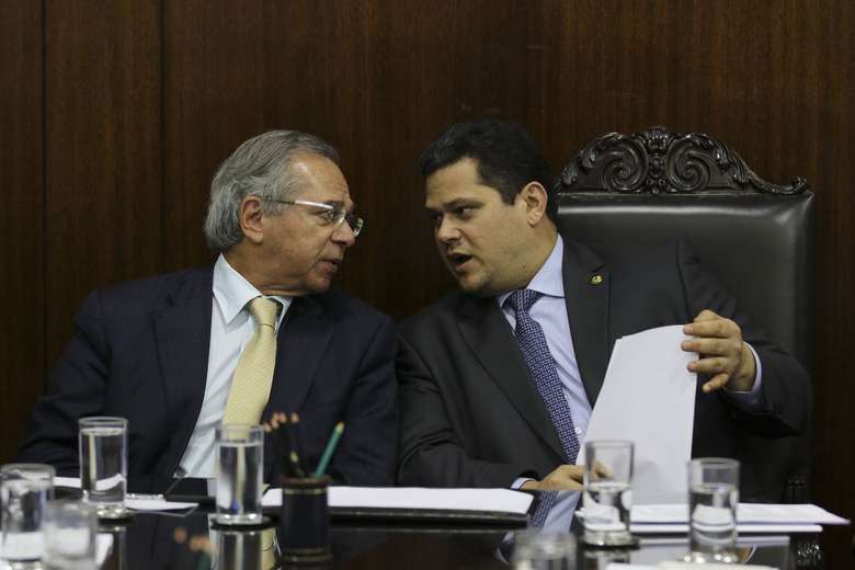 Estados do Nordeste e do Sudeste se unem contra proposta de socorro do Senado