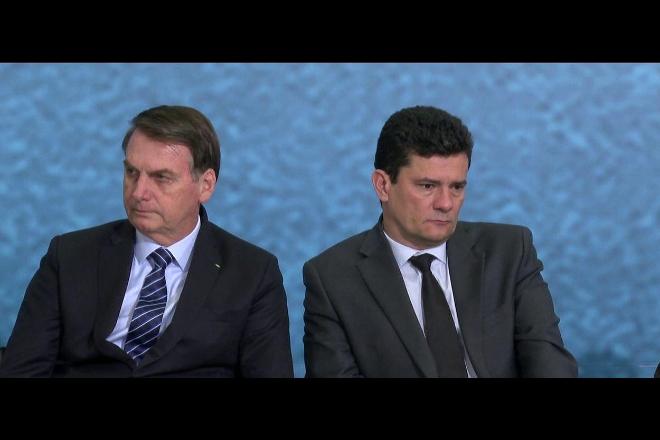 Pesquisa aponta Moro atrás de Bolsonaro na intenção de votos para 2022