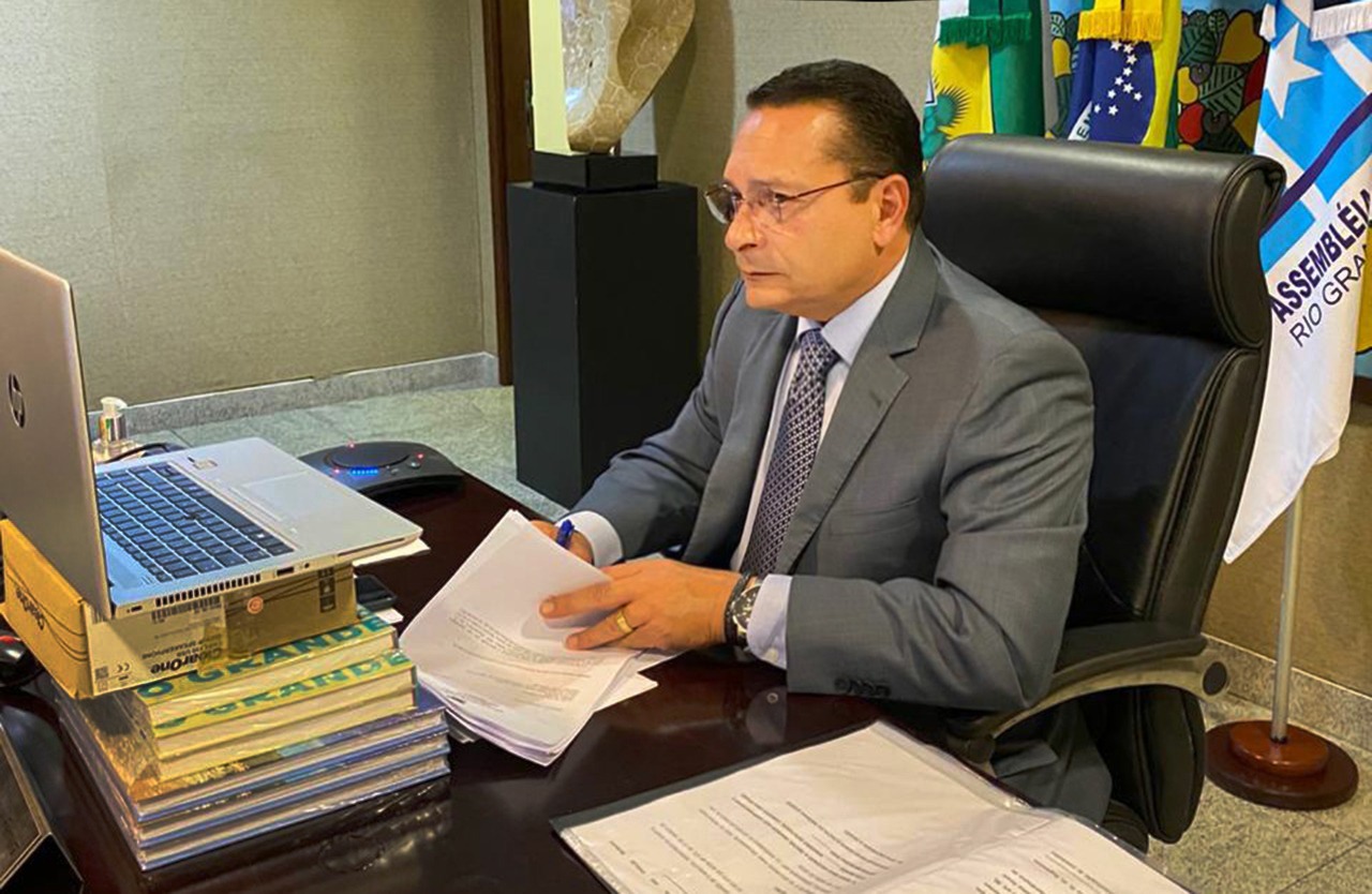 Ezequiel Ferreira propõe ao TJRN audiência virtual para processos de adoção