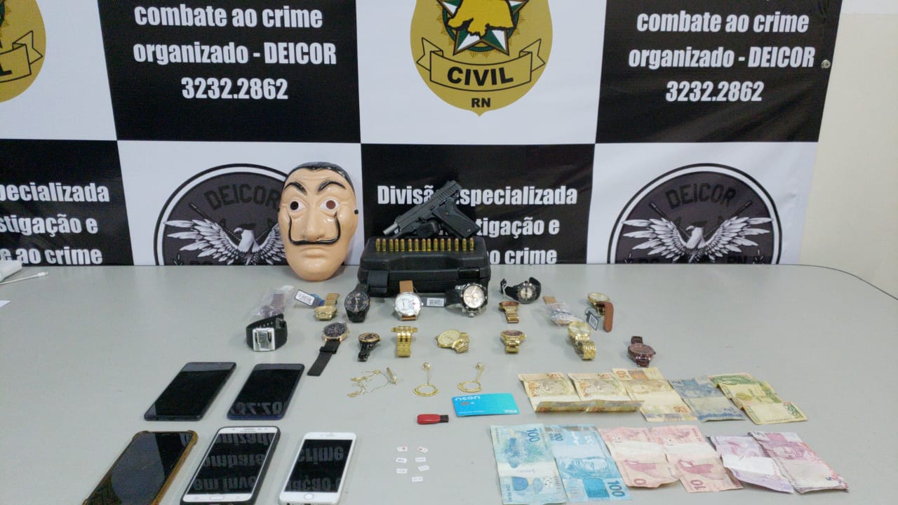 Com máscara de La Casa de Papel, suspeitos de roubos a Correios são presos no RN