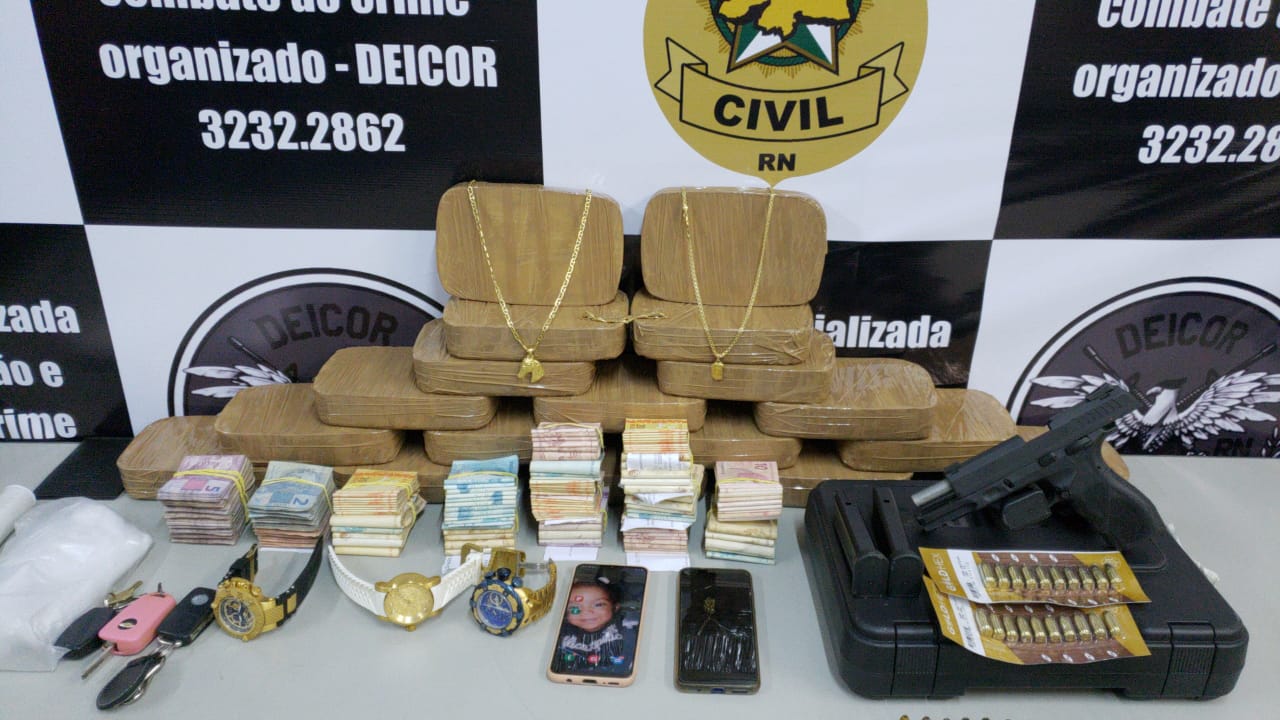 Polícia Civil apreende 18 tabletes de “crack” e prende três pessoas em Natal