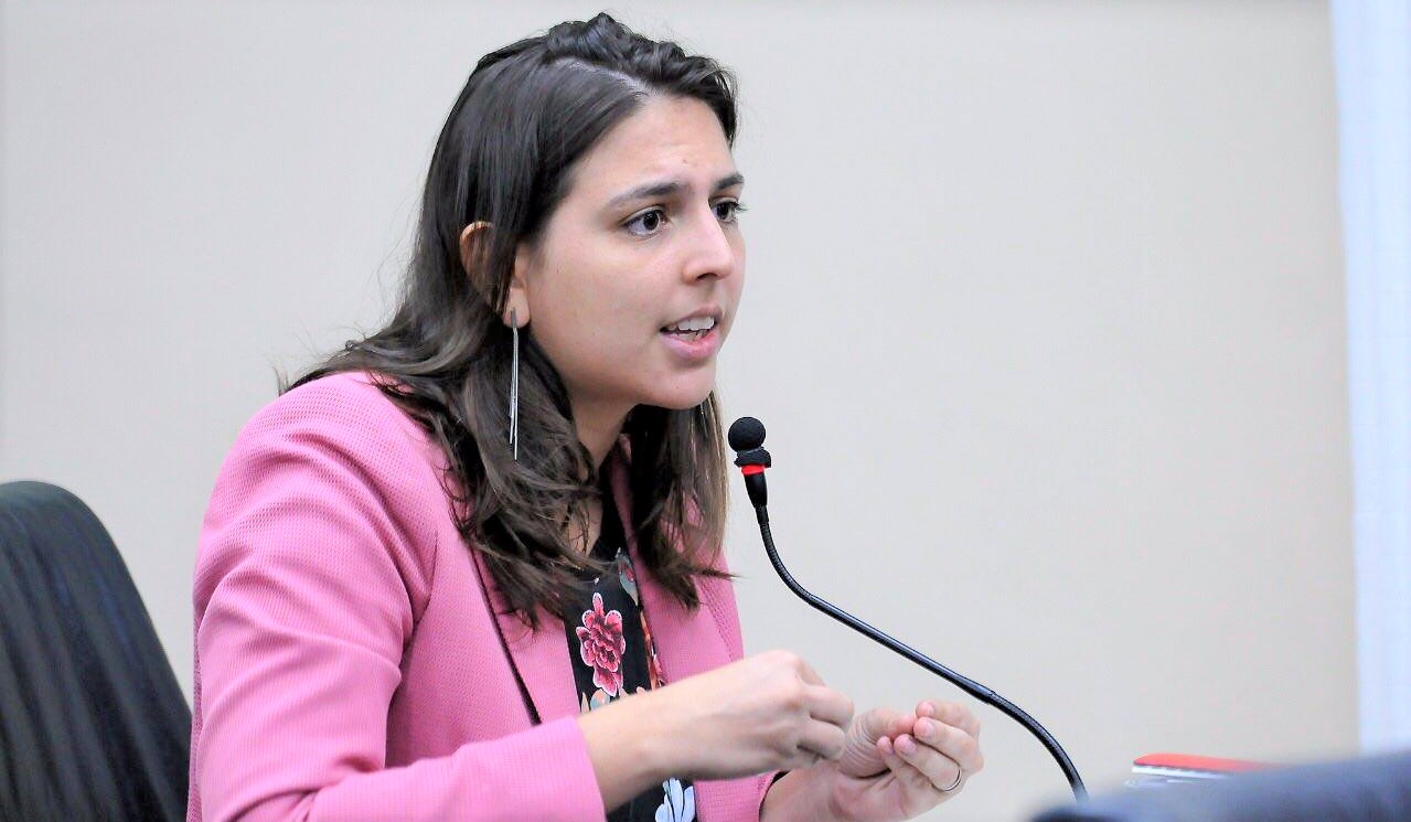 Natália Bonavides é única do RN a votar contra ajuda a estados e municípios