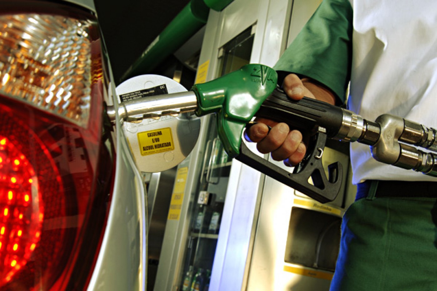 Petrobras aumentará preço da gasolina em 12% a partir de amanhã