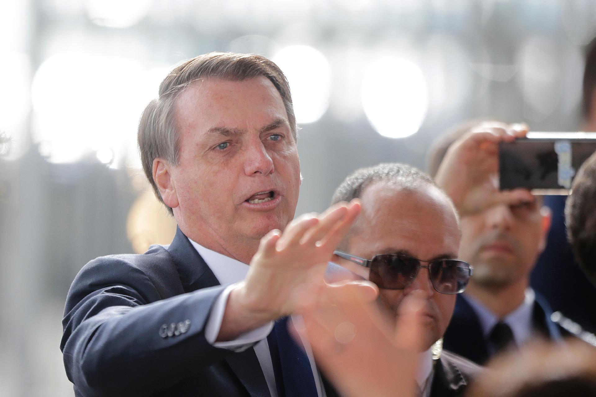 Bolsonaro diz que gravação de reunião ministerial deveria ter sido destruída