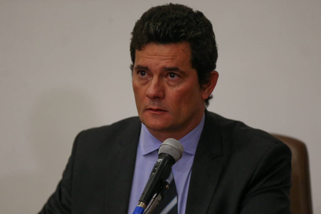 'Bolsonaro vai cair se o senhor sair', disse Zambelli a Moro antes de saída
