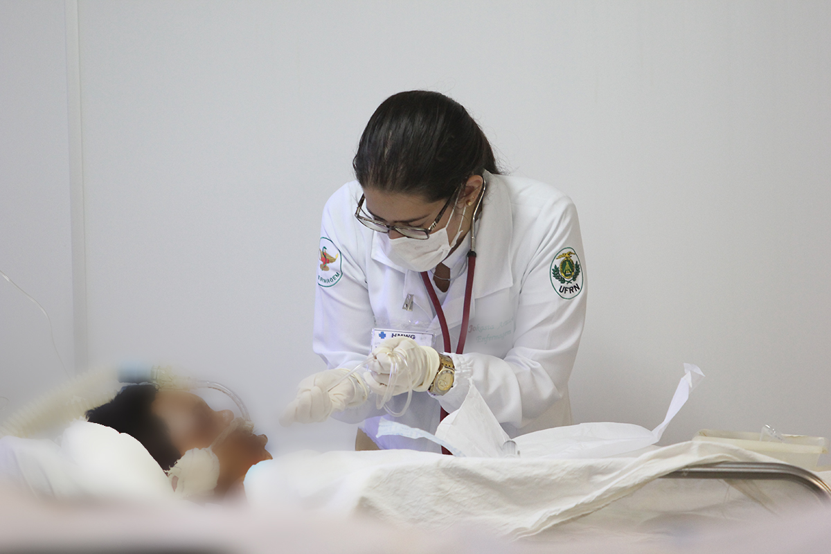 Governo convoca mais 49 profissionais de saúde para atuar na pandemia