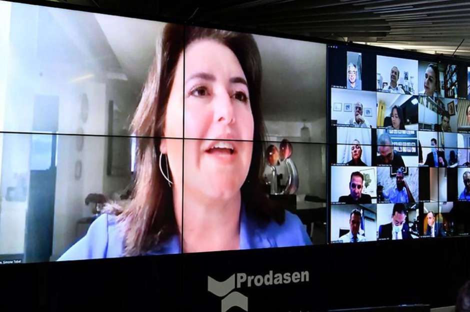 'Sem consenso, daqui a 30 dias nós vamos ter 50 mil mortes', aponta senadora