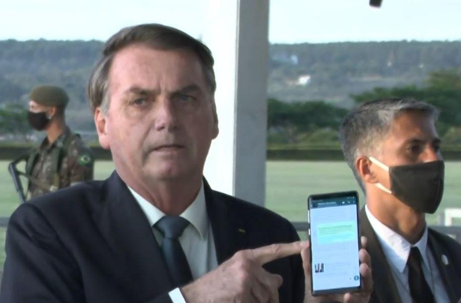 Bolsonaro não aceita entregar celular à Justiça: ‘Só se fosse um rato’